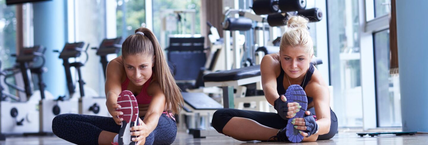 Personal trainer in gym